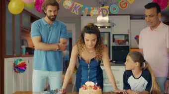 Aylin'e doğum günü sürprizi!